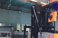  AGV小車對接自動門具有以下優點?